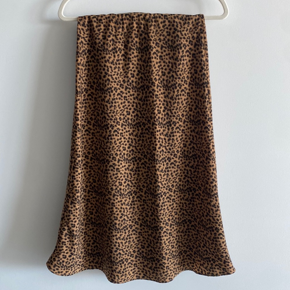 Leopard midi skirt